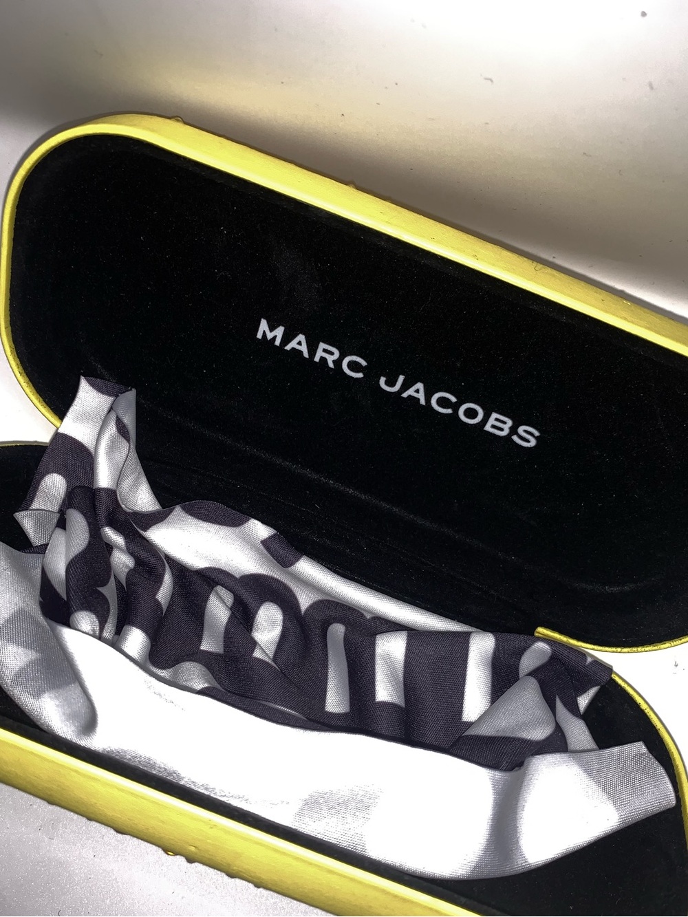 Marc Jacobs NWT 1 of 1 Rhinestone Customized Hardshell Sunglasses Case & Cloth!